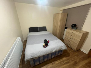 59 double room share bathroom & kitchen